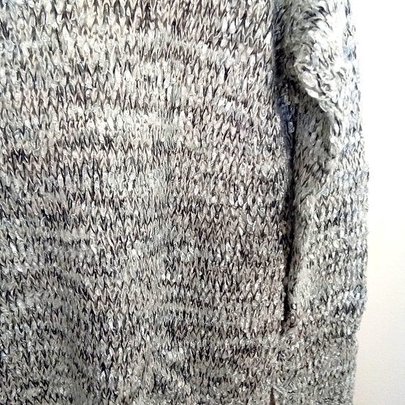 Soft Knit Ribbon Yarn V Neck Sweater - Picture 10 of 12